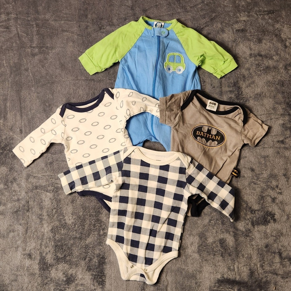 Baby Boy Clothes 4pc Lot 0-3 Months Batman Gerber HM Bodysuits